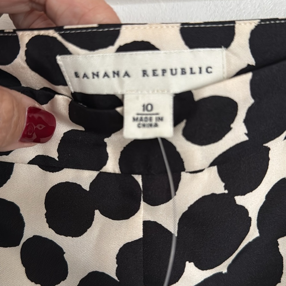 NWT BANANA REPUBLIC Cream & Polka dot Silk Skirt, Size 10 - Picture 5 of 8